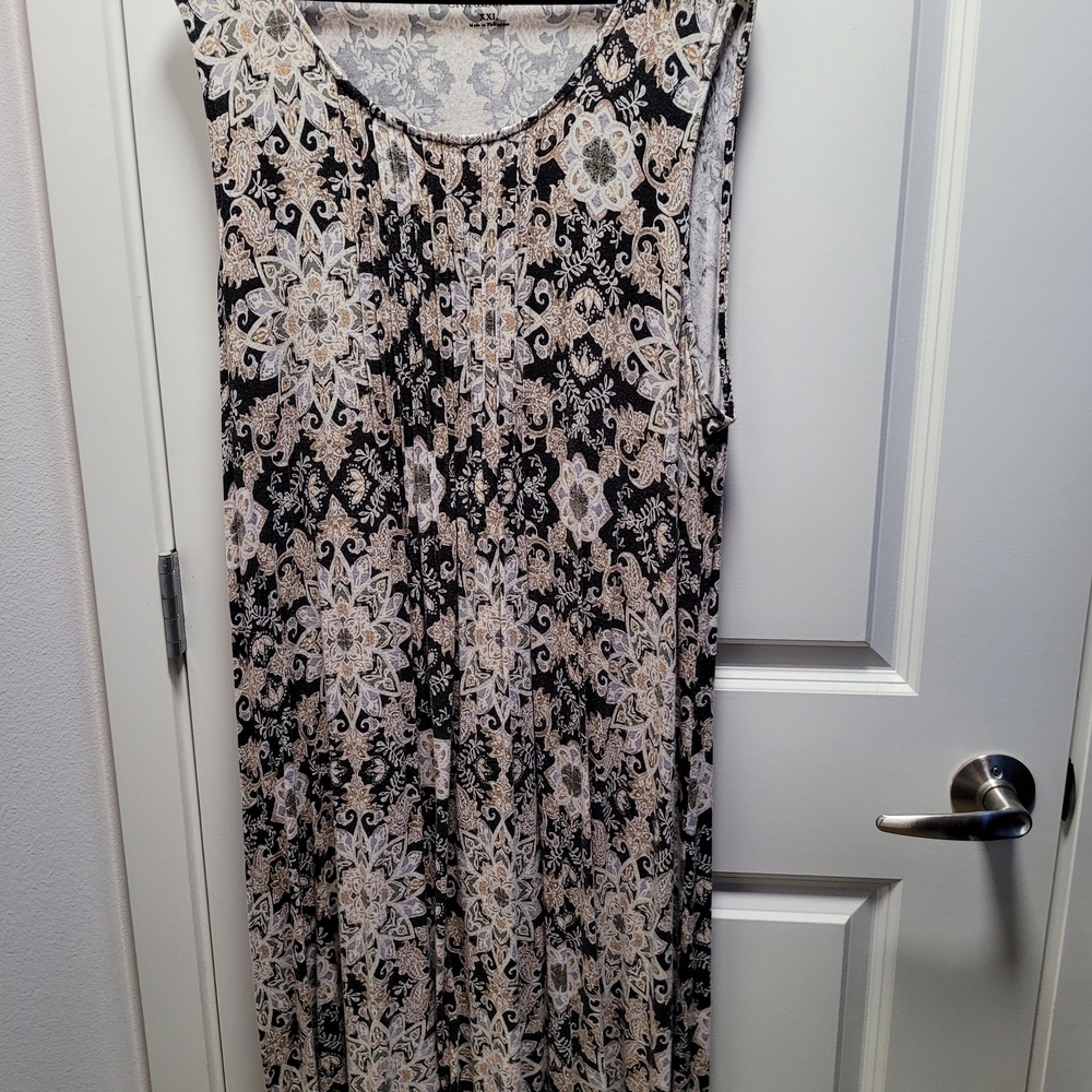 Croft & Barrow Black and Cream Maxi Dress